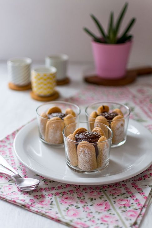 Recette de Verrines chocolat cœur coco et biscuits cuillère Concours