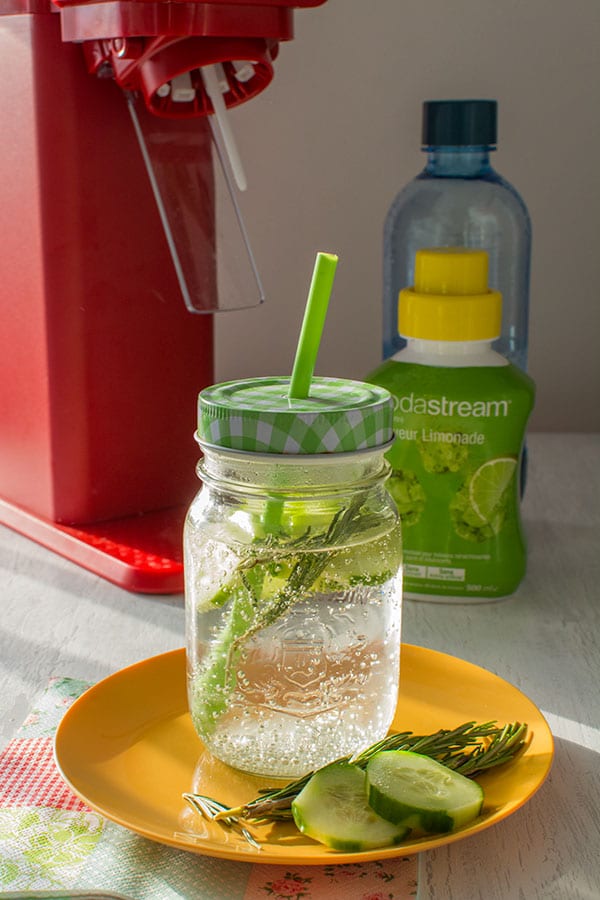 Recette de Limonade concombre et romarin (Sodastream)  Recettes faciles,  recettes rapides, recettes végétariennes !