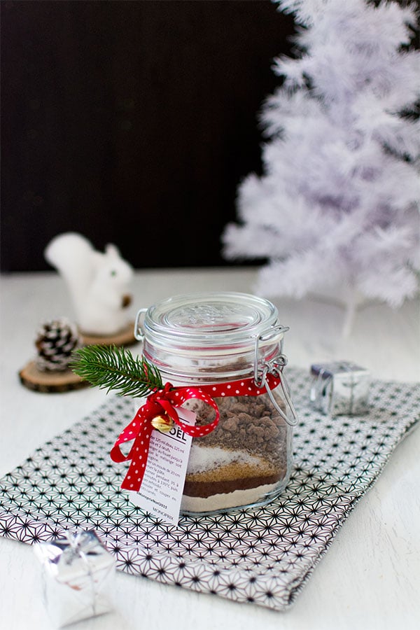 Recette de Noël : Cadeau gourmand : brownie en bocal {DIY}  Recettes  faciles, recettes rapides, recettes végétariennes !